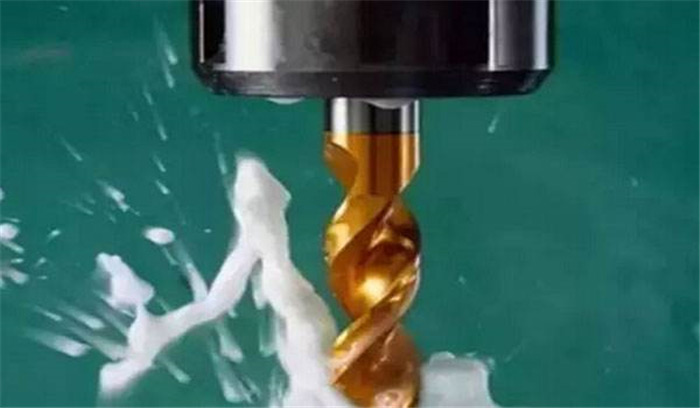 (圖:切削液使用場景)